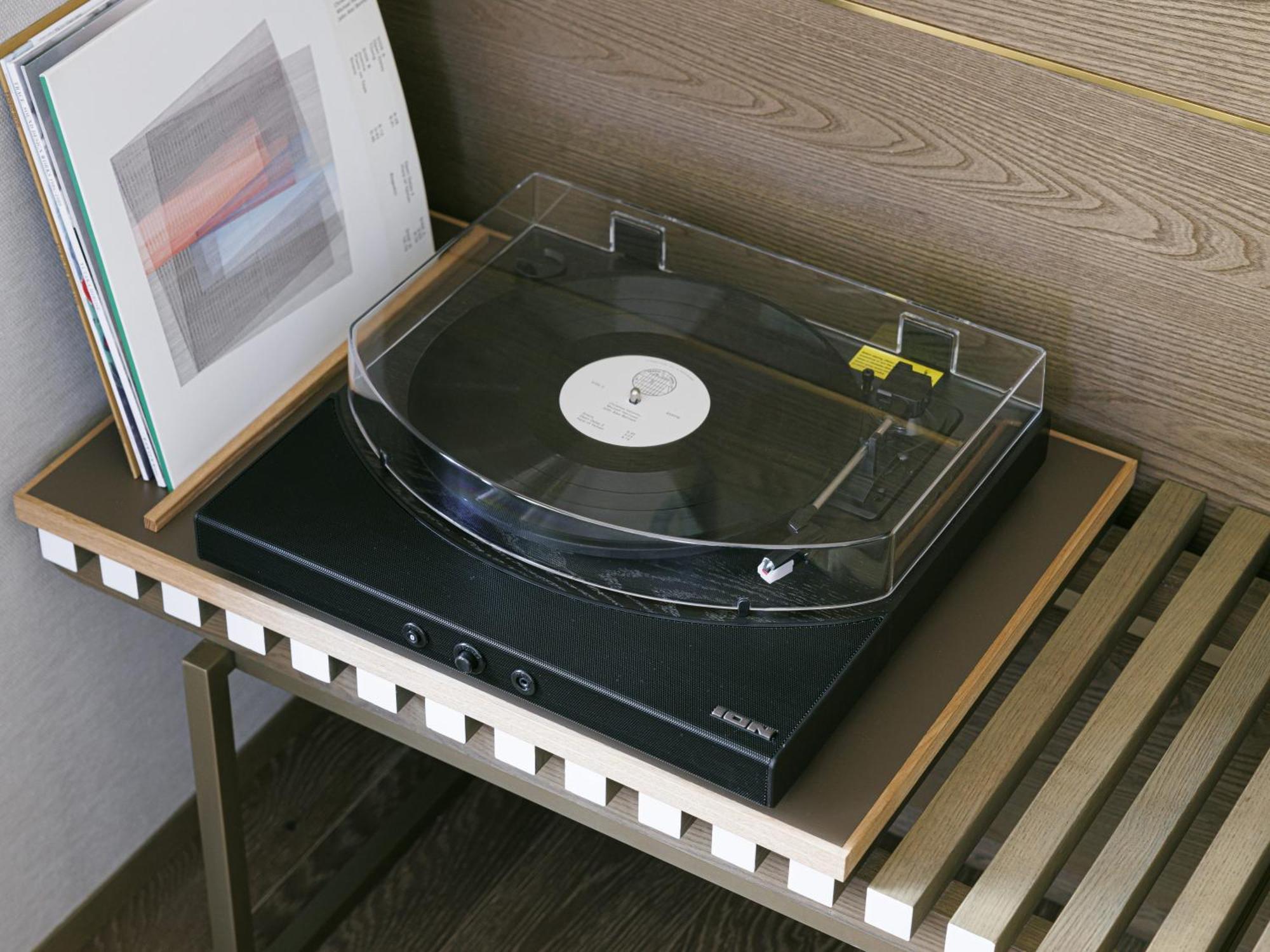 Good Nature Hotel Kioto Habitación foto A turntable